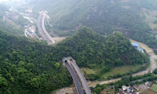 峨眉山—汉源高速公路