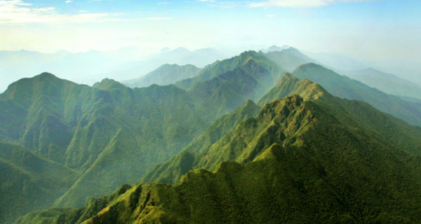 十万把秋谈据大山在哪里