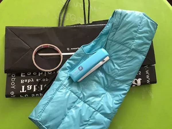 怎样用废旧物品做环保衣服 男孩穿