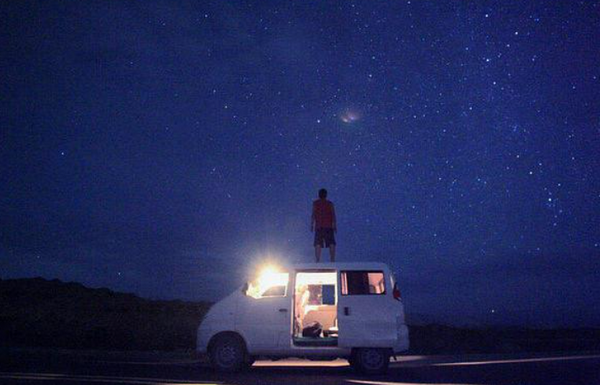 宁静的夏天，天空中繁星点点是哪首歌