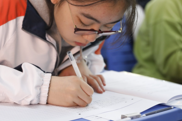 学魁榜教育的数学老师北京大学邱崇是真的么？