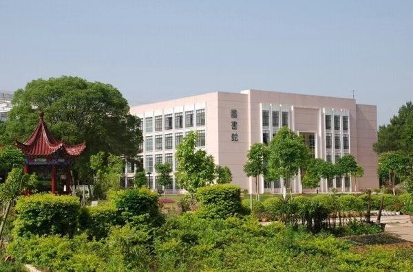 赣南师范大学排名